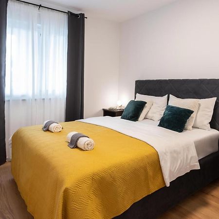 Design 2Bdr Apartment With Balcony- Free Parking Загреб Екстериор снимка