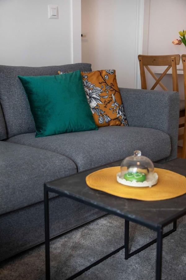 Design 2Bdr Apartment With Balcony- Free Parking Загреб Екстериор снимка