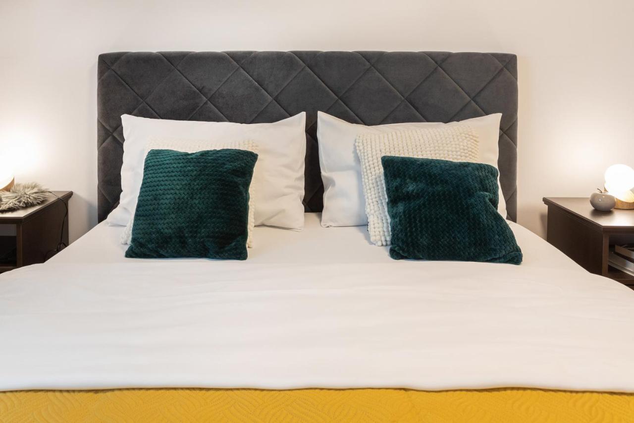 Design 2Bdr Apartment With Balcony- Free Parking Загреб Екстериор снимка
