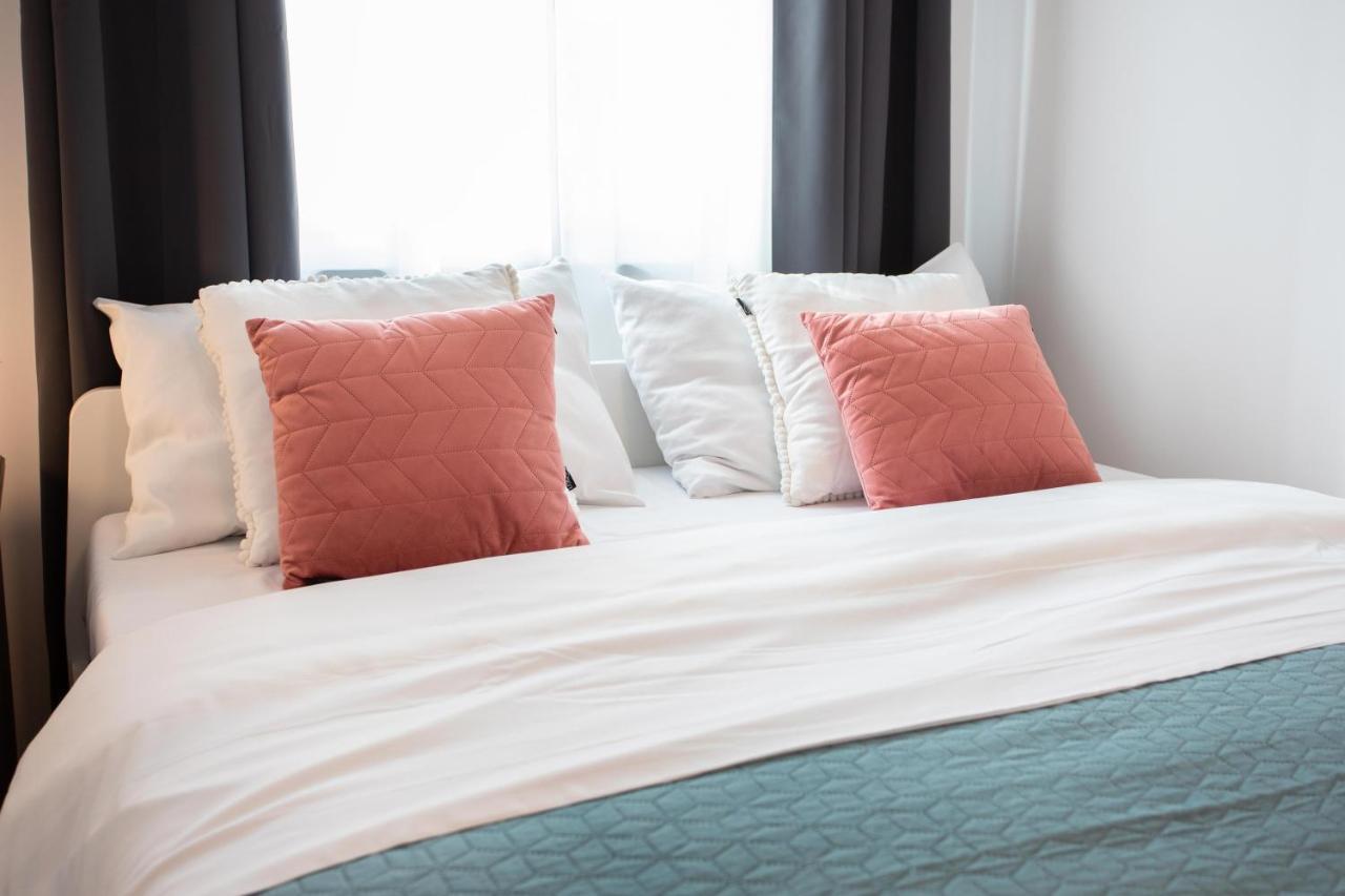 Design 2Bdr Apartment With Balcony- Free Parking Загреб Екстериор снимка